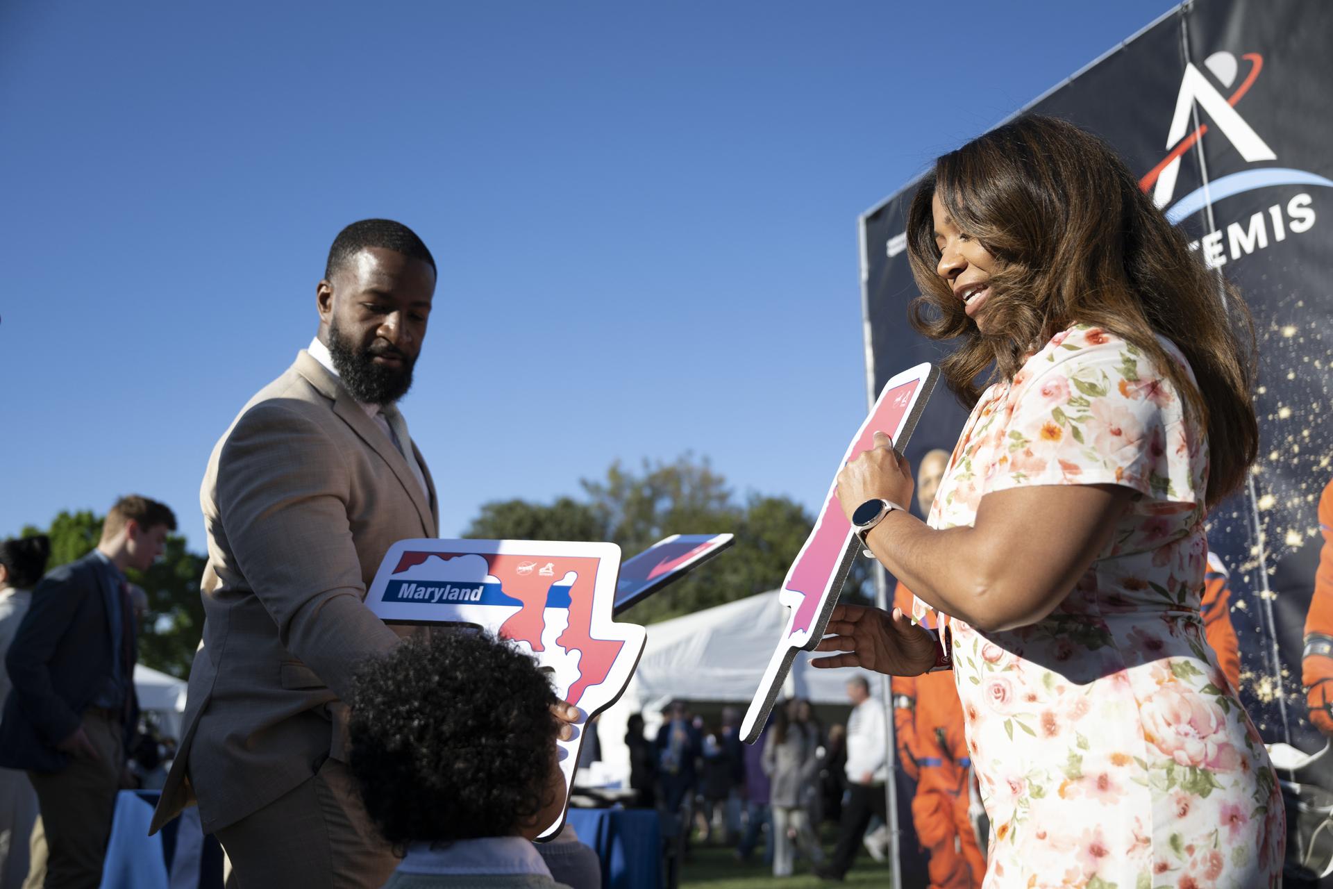 Guests pose in the NASA Artemis Photo Booth at the White House Easter Egg Roll, on the South Lawn in Washington D.C., on April 6, 2026. (Photo Credit: (NASA/Crystal R. Hines)