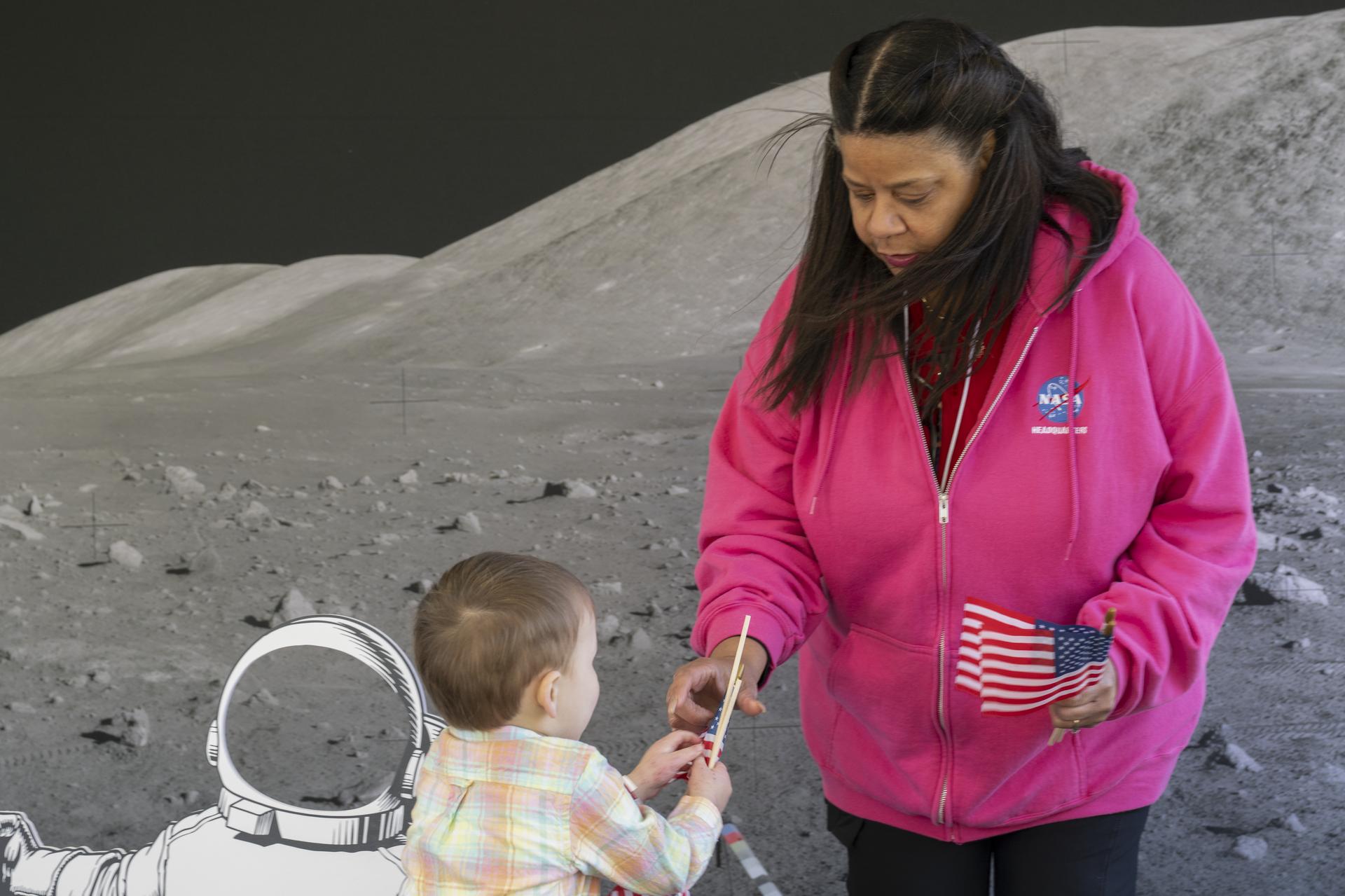 Children explore the NASA Moon Box (Lunar Sandbox) digging for “moon rocks” and planting an American flag, to bringing Artemis exploration to life through curiosity and engagement. during the White House Easter Egg Roll, on the South Lawn in Washington D.C., on April 6, 2026. (Photo Credit: (NASA/Crystal R. Hines)