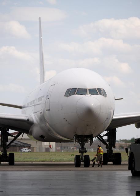 NASA's B777 Sports New Paint Job