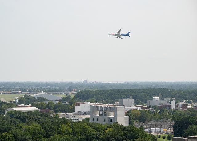 NASA's B777 Sports New Paint Job