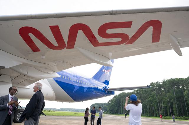 NASA's B777 Sports New Paint Job