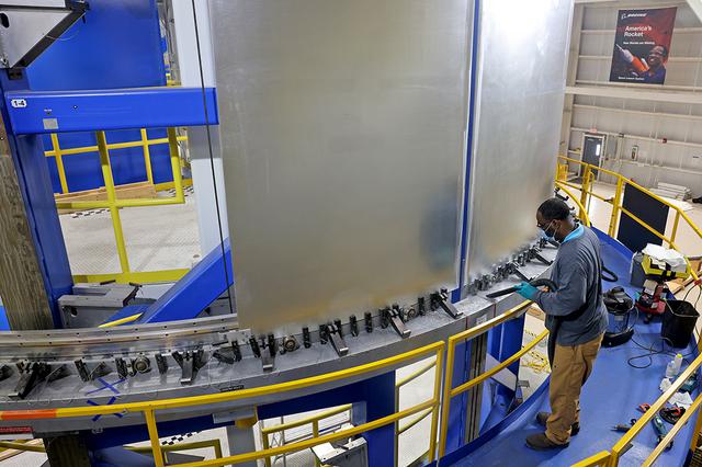 Exploration Upper Stage (EUS) Panel Test Weld