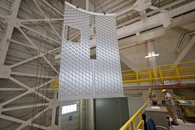 NASA image: Exploration Upper Stage (EUS) Test Panel Lifts