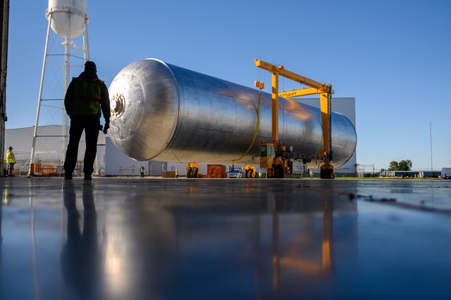 NASA image: Liquid Hydrogen Tank for Artemis III Moves on to Next Phase of Production