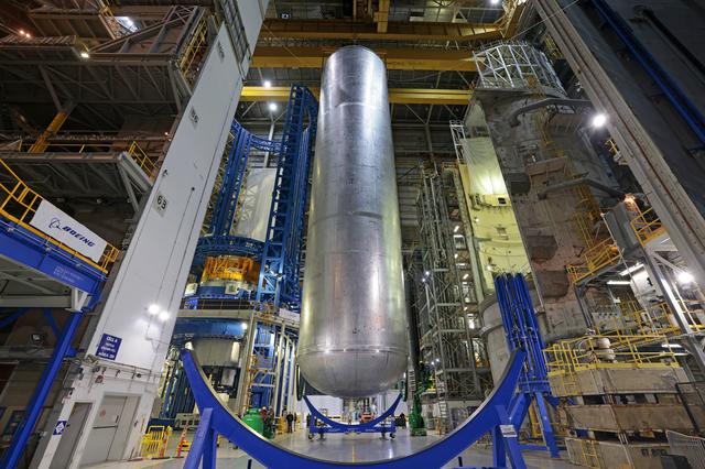 NASA image: Liquid Hydrogen Tank for Artemis III Moves on to Next Phase of Production 
