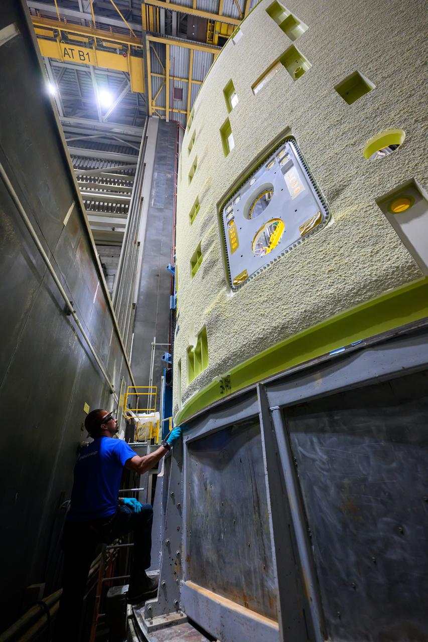Technicians at NASA’s Michoud Assembly Facility in New Orleans lift the intertank of the SLS (Space Launch System)’s core stage for NASA’s Artemis III mission to move it to another location in the 43-acre factory for further inspection and production.   The intertank is the backbone of the rocket’s core stage and is located between the mega rocket’s liquid hydrogen tank and liquid oxygen tank. In addition to joining the rocket’s two massive propellant tanks, the intertank houses avionics and electronics and serves as an attachment point for the rocket’s two solid rocket boosters positioned on either side of the core stage. The liquid hydrogen tank and liquid oxygen tank hold 733,000 gallons of super-cold propellant to power the stage’s four RS-25 engines needed for liftoff. Together, the rocket’s four RS-25 engines and two solid rocket boosters provide more than 8.8 million pounds to launch NASA’s and Artemis missions to the Moon. NASA is working to land the first woman and first person of color on the Moon under Artemis. SLS is part of NASA’s backbone for deep space exploration, along with Orion and the Gateway in orbit around the Moon. SLS is the only rocket that can send Orion, astronauts, and supplies to the Moon in a single mission. 