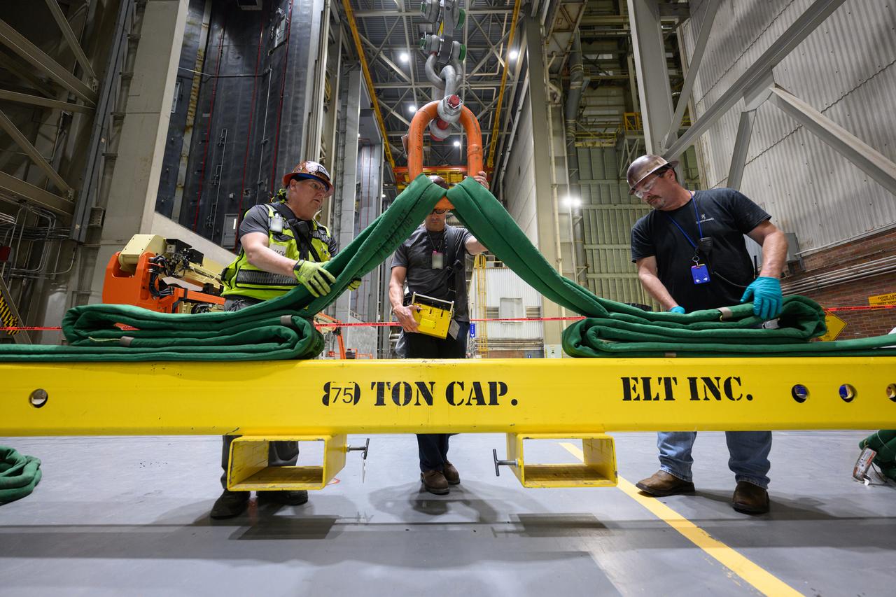 Technicians at NASA’s Michoud Assembly Facility in New Orleans lift the intertank of the SLS (Space Launch System)’s core stage for NASA’s Artemis III mission to move it to another location in the 43-acre factory for further inspection and production.   The intertank is the backbone of the rocket’s core stage and is located between the mega rocket’s liquid hydrogen tank and liquid oxygen tank. In addition to joining the rocket’s two massive propellant tanks, the intertank houses avionics and electronics and serves as an attachment point for the rocket’s two solid rocket boosters positioned on either side of the core stage. The liquid hydrogen tank and liquid oxygen tank hold 733,000 gallons of super-cold propellant to power the stage’s four RS-25 engines needed for liftoff. Together, the rocket’s four RS-25 engines and two solid rocket boosters provide more than 8.8 million pounds to launch NASA’s and Artemis missions to the Moon. NASA is working to land the first woman and first person of color on the Moon under Artemis. SLS is part of NASA’s backbone for deep space exploration, along with Orion and the Gateway in orbit around the Moon. SLS is the only rocket that can send Orion, astronauts, and supplies to the Moon in a single mission. 