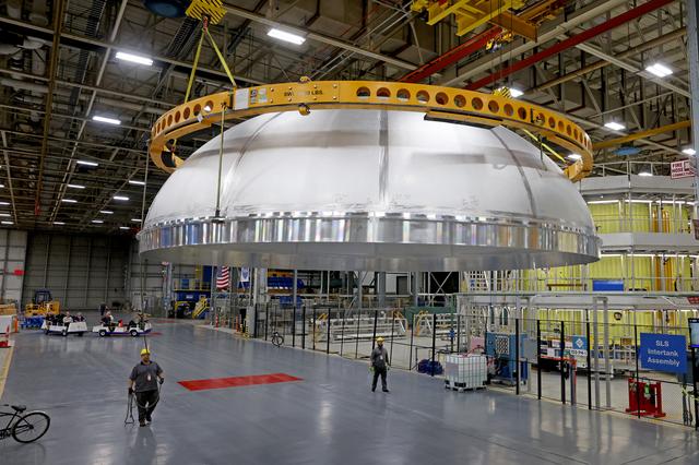NASA image: Crews Complete SLS Liquid Oxygen Tank Forward Dome for Artemis IV