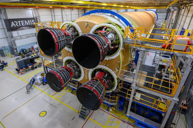 NASA image: All Engines Added to Artemis II Moon SLS Rocket Core Stage