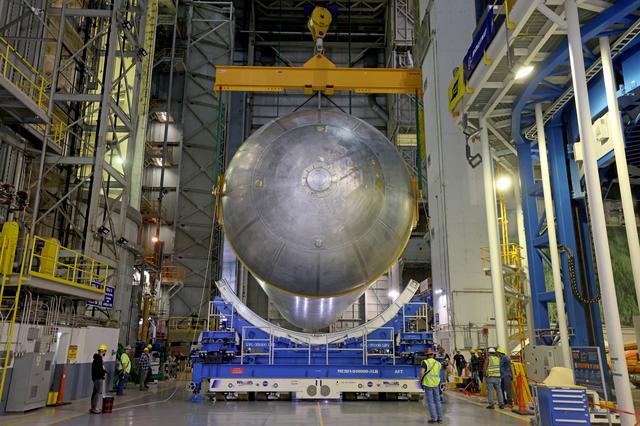 NASA image: NASA Rocket Liquid Hydrogen Tank Moved for Priming