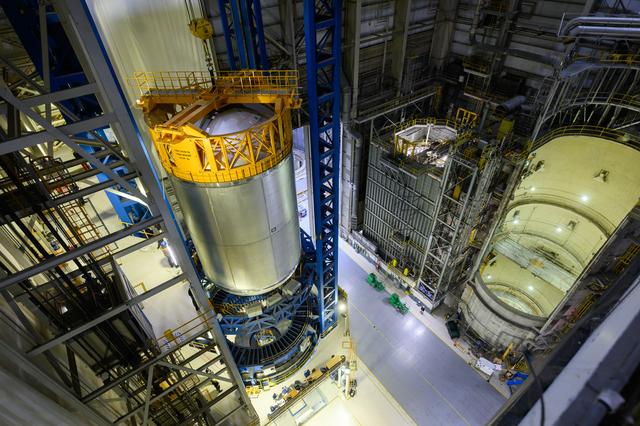 NASA image: Crews Lift SLS Liquid Oxygen Tank into Cell D at NASA Michoud