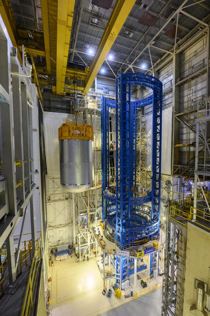 NASA image: Crews Lift SLS Liquid Oxygen Tank into Cell D at NASA Michoud