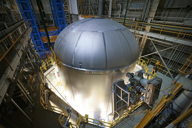 NASA image: Artemis III Liquid Oxygen Tank Completes Production Milestones