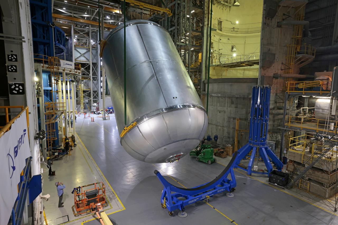 Teams at NASA’s Michoud Assembly Facility in New Orleans successfully completed hydrostatic proof testing of the core stage liquid oxygen tank for the agency’s Artemis III mission. The non-destructive evaluation method tests the structural integrity of the tank’s welds by filling the tank with water, simulating the propellant used during launch. The hardware was then moved to an adjacent cell for internal cleaning.  Next, the tank will be readied for primer and application of its thermal protection system. The propellant tank is one of five major elements that make up the 212-foot-tall rocket stage. The core stage, along with its four RS-25 engines, produce two million pounds of thrust to help launch NASA’s Orion spacecraft, astronauts, and supplies beyond Earth’s orbit and to the lunar surface for Artemis. Image credit: NASA/Michael DeMocker
