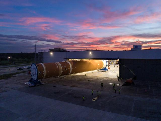 NASA image: NASA Teams Prepare Artemis II Rocket Stage for Shipment
