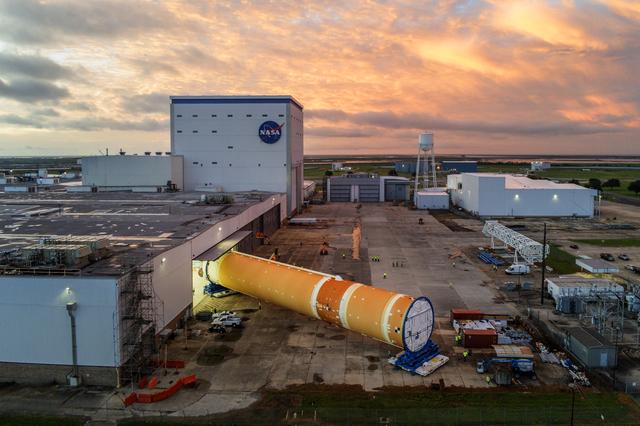 NASA image: NASA Teams Prepare Artemis II Rocket Stage for Shipment