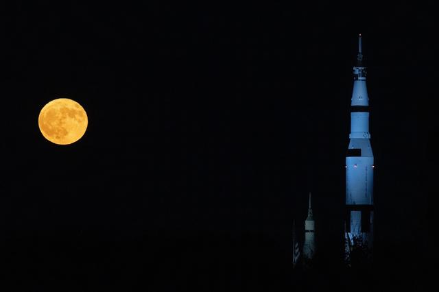 NASA image: August 2024 Blue Supermoon Rises over the “Rocket City” 