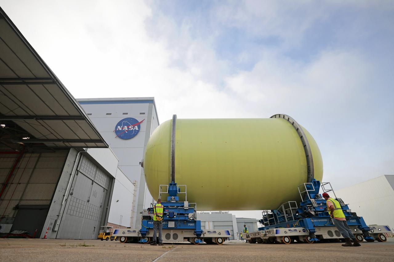 Move Crews at NASA’s Michoud Assembly Facility in New Orleans transport a liquid oxygen tank from a detached production building to the main 43-acre rocket factory on Mar. 26. Teams recently completed primer application on the tank, which will be used on the core stage of the agency’s SLS (Space Launch System) rocket for its Artemis III mission. The tank will now undergo electrical installations before moving on to the next phase of production. The propellant tank is one of five major elements that make up the 212-foot-tall rocket stage. The core stage, along with its four RS-25 engines, produce more than two million pounds of thrust to help launch NASA’s Orion spacecraft, astronauts, and supplies beyond Earth’s orbit and to the lunar surface for Artemis.
