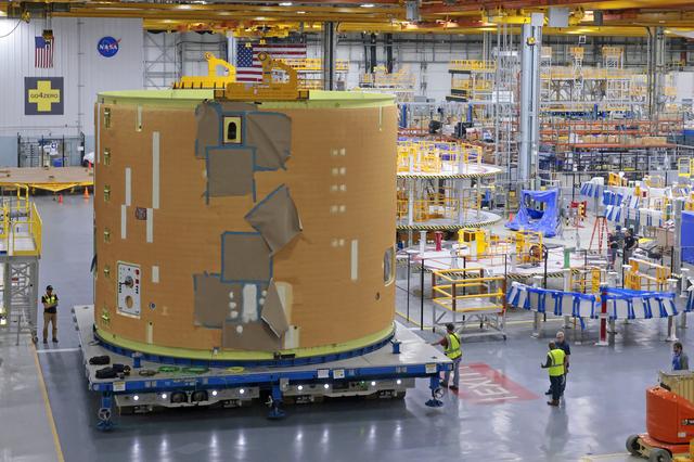 NASA image: Artemis III Intertank Moves to Vertical Assembly Building for Forward Join 