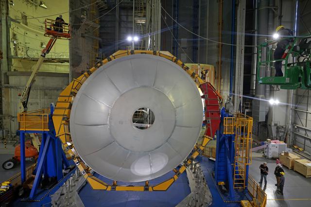 NASA image: Core Stage Four Liquid Hydrogen Tank Aft Dome Lifts into Vertical Assembly Center 
