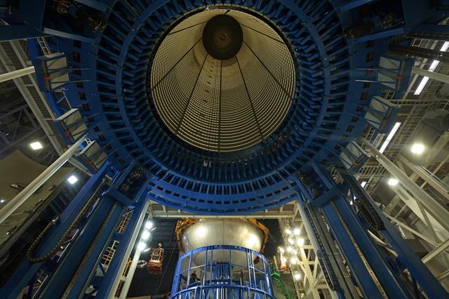 NASA image: Core Stage Four Liquid Hydrogen Tank Aft Dome Lifts into Vertical Assembly Center 