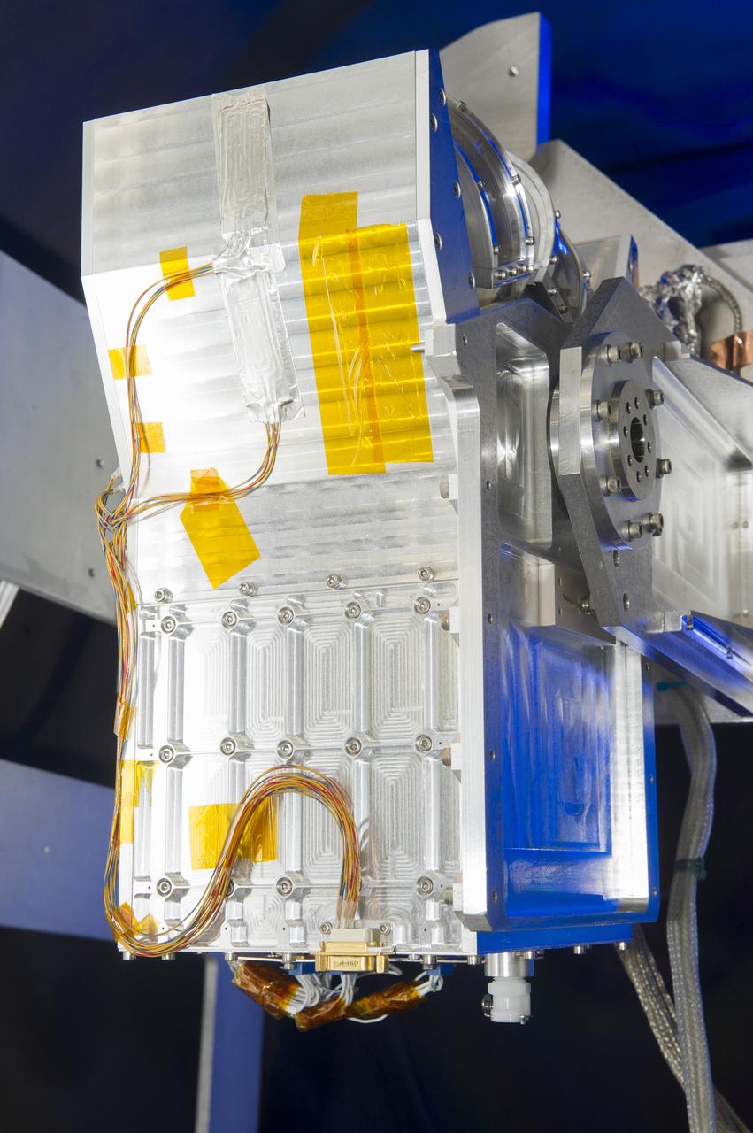 DUAL ION SPECTROMETER (DIS) ENGINEERING TEST UNIT (ETU) AT THE LOW ENERGY ELECTRON AND ION FACILITY (LEEIF), NSSTC