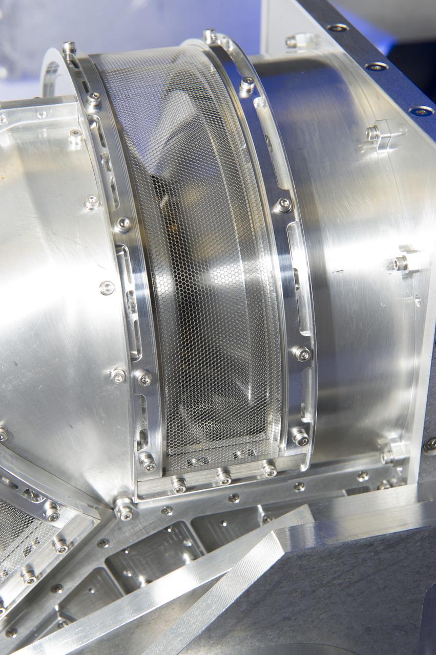 DUAL ION SPECTROMETER (DIS) ENGINEERING TEST UNIT (ETU) AT THE LOW ENERGY ELECTRON AND ION FACILITY (LEEIF), NSSTC