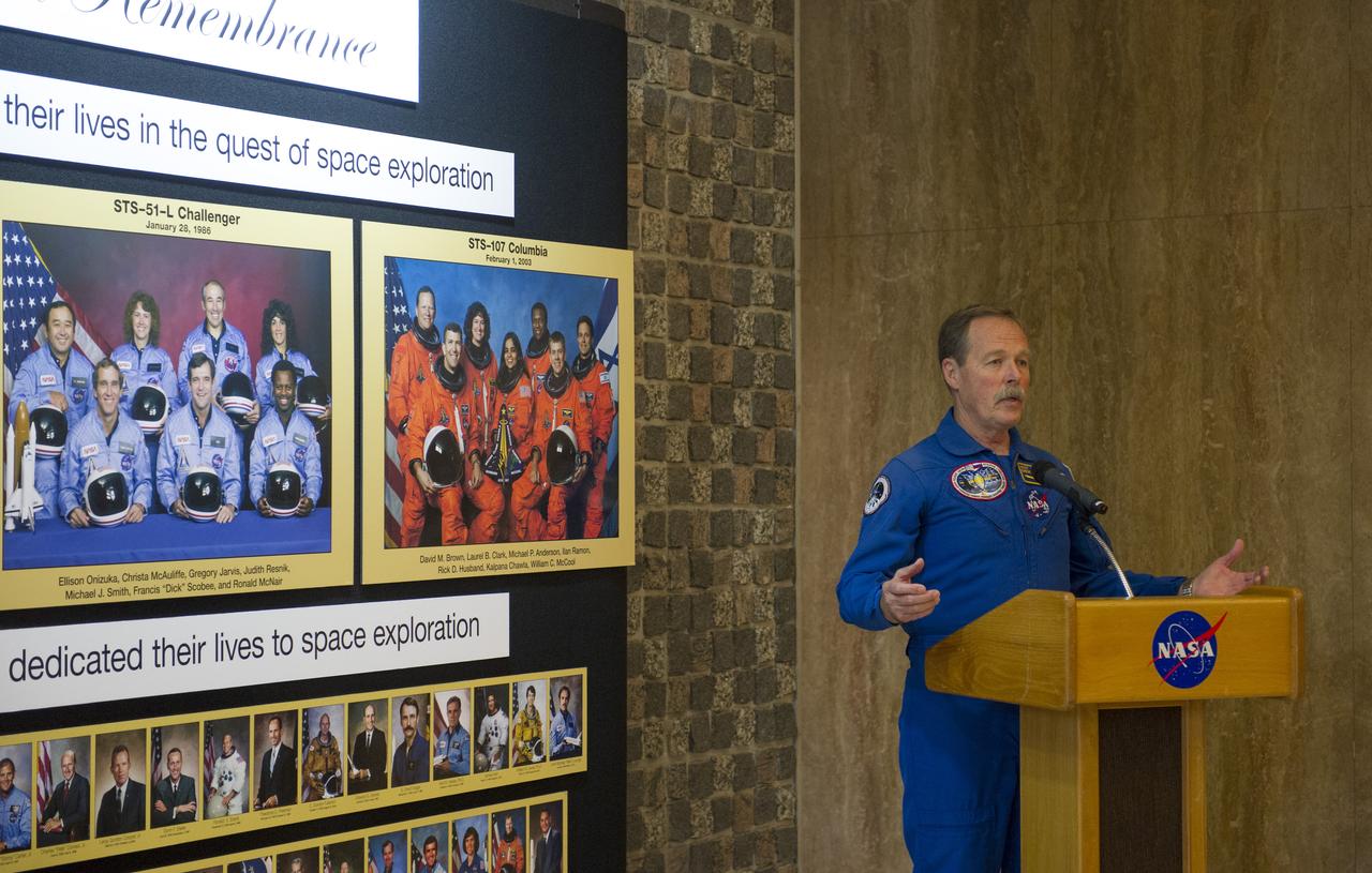 RETIRED NASA ASTRONAUT ROBERT LEE (HOOT) GIBSON DELIVERS COMMENTS AT ANNUAL DAY OF REMEMBRANCE EVENT