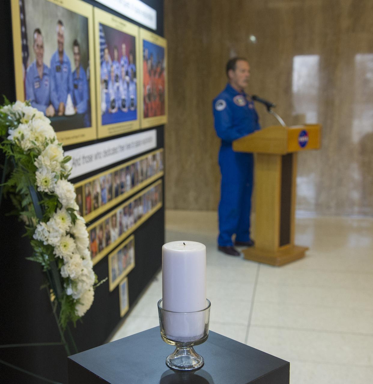 RETIRED NASA ASTRONAUT ROBERT LEE (HOOT) GIBSON DELIVERS COMMENTS AT ANNUAL DAY OF REMEMBRANCE EVENT