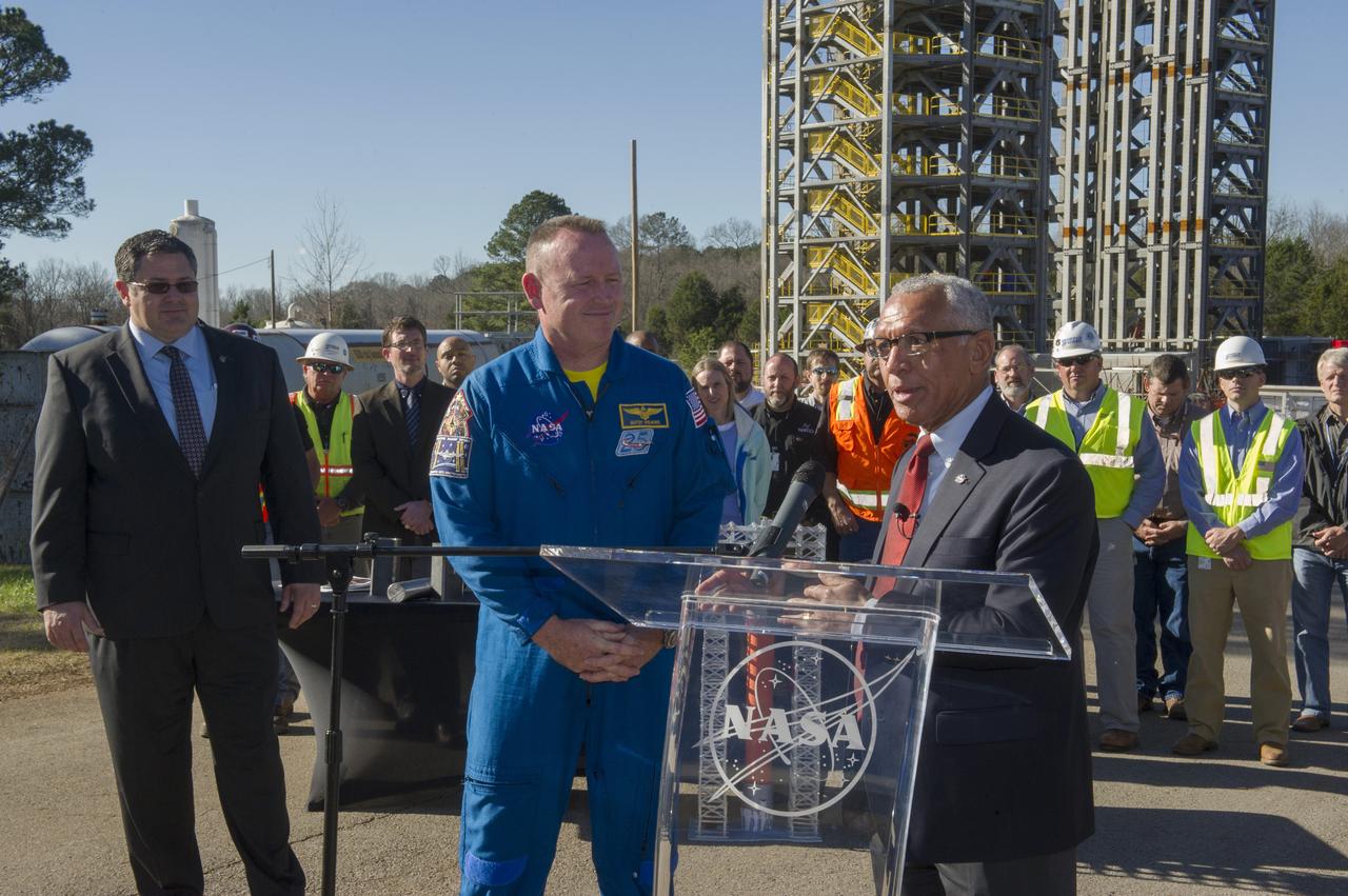 TODD MAY,CHARLIE BOLDEN AND ASTRONAUT BUTCH WILMORE BRIEF NEWS MEDIA ON PROGRESS OF NEW TEST STAND CONSTRUCTION FOR SLS TESTING