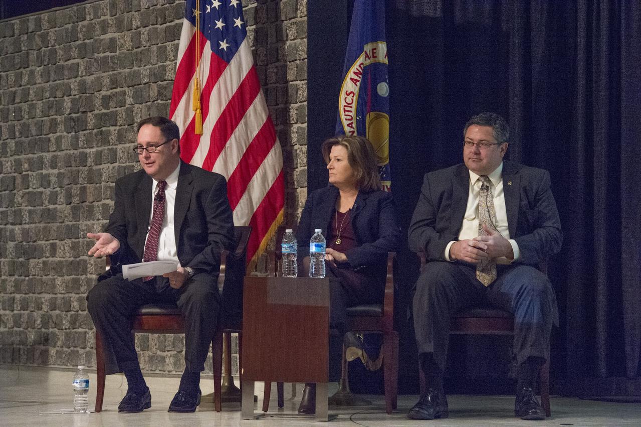ROBERT LIGHTFOOT, LESA ROE AND TODD MAY ON STAGE DURING ALL HANDS MEETING
