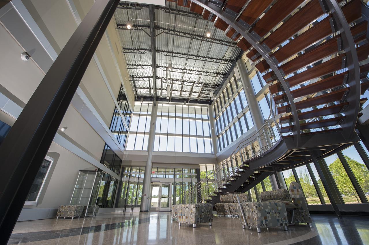 BUILDING 4260, LOBBY