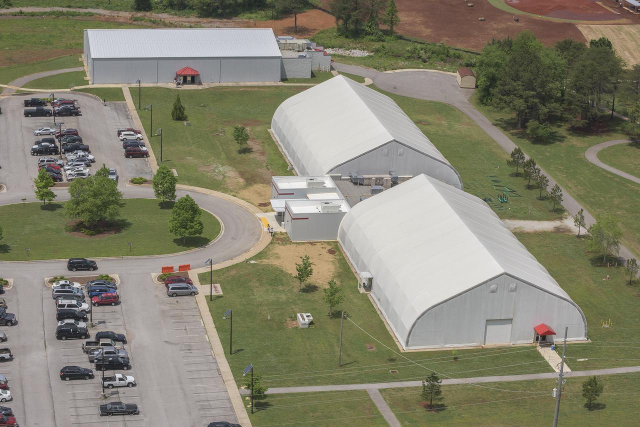 AERIAL PHOTOGRAPHS OF MSFC-4315 AND 4316