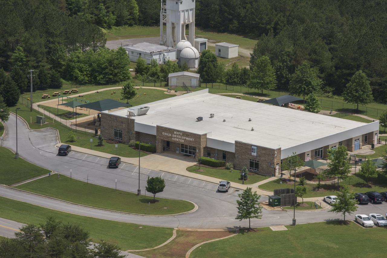 AERIAL PHOTOGRAPHS OF MSFC-4346