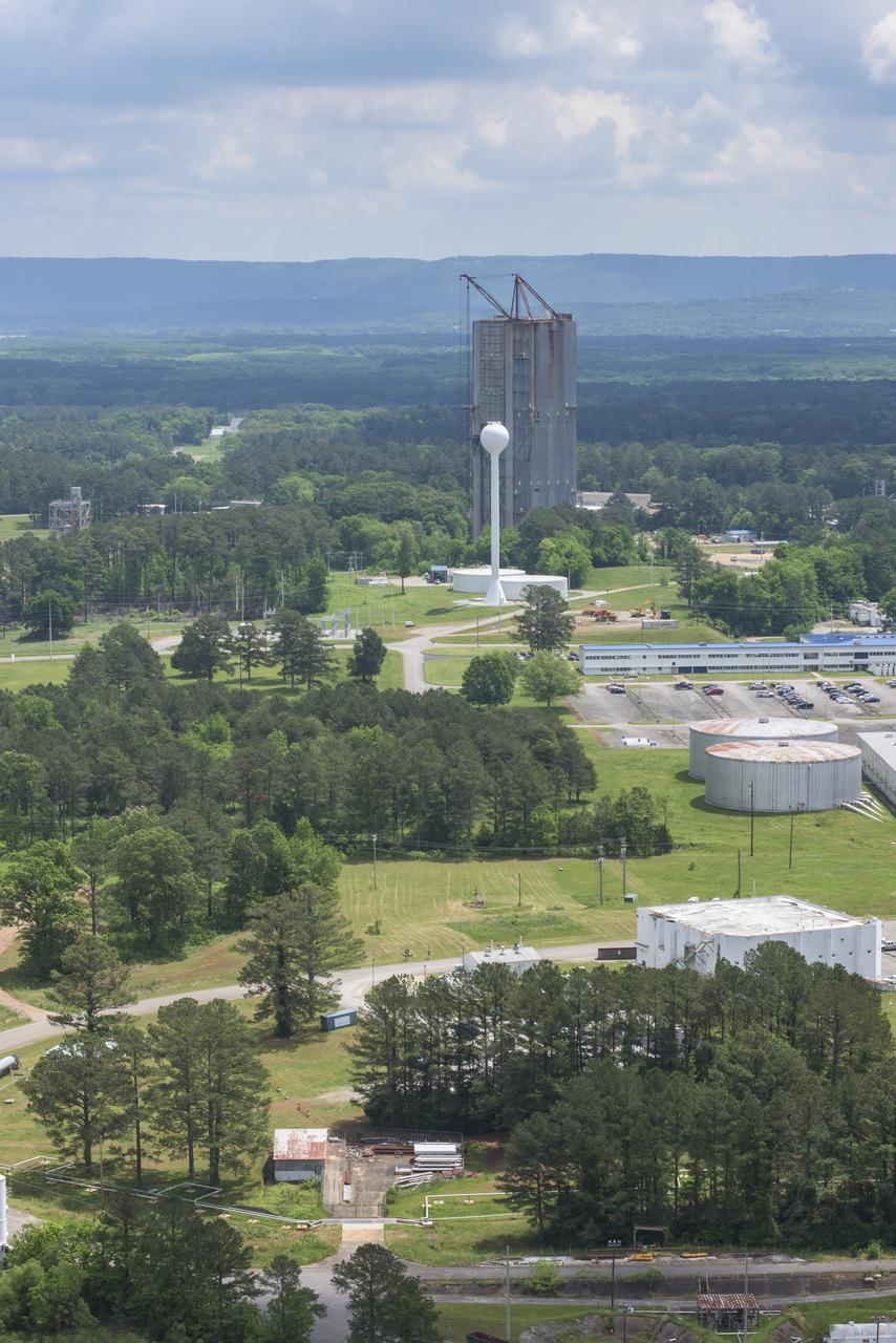 AERIAL PHOTOGRAPHS OF MSFC-4550 DYNAMIC TEST STAND