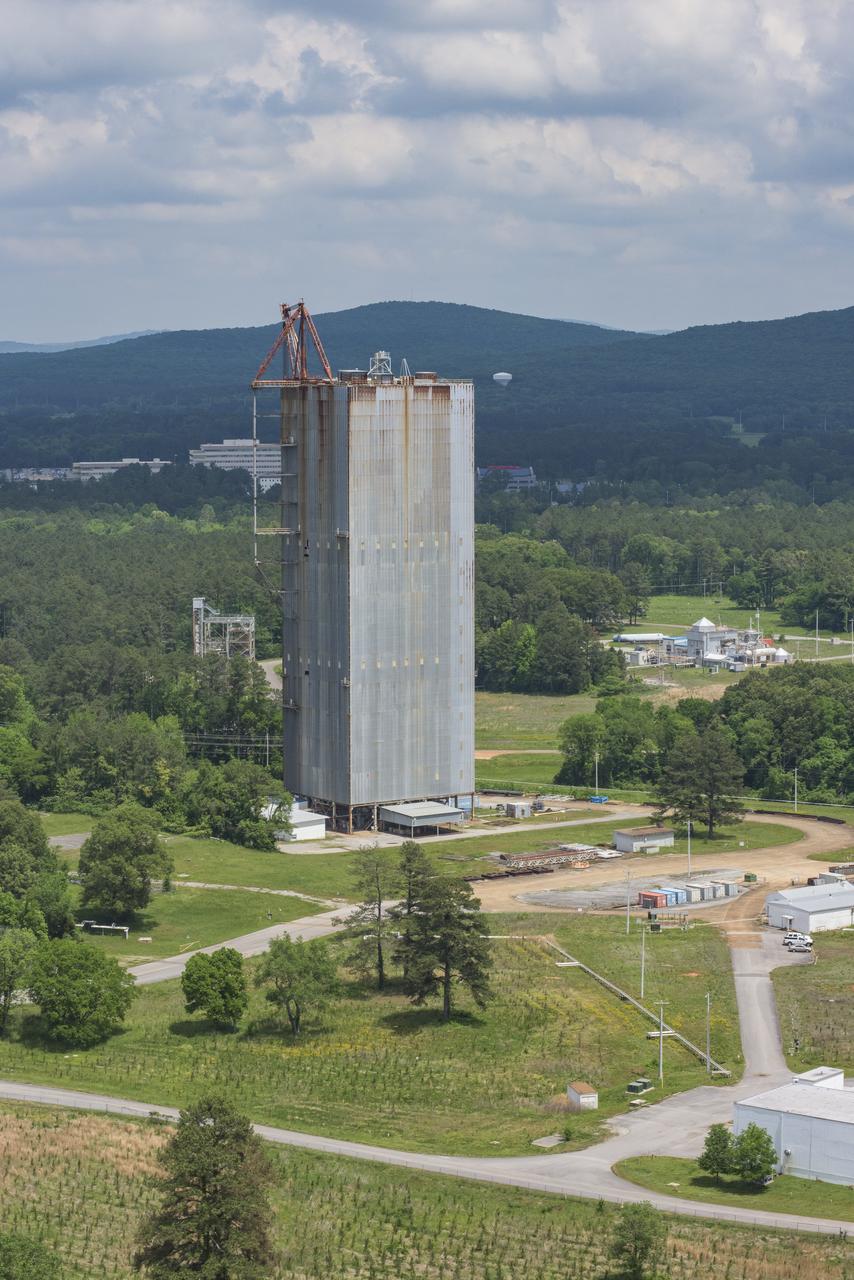 AERIAL PHOTOGRAPHS OF MSFC-4550 DYNAMIC TEST STAND
