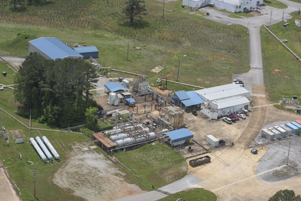AERIAL PHOTOGRAPHS OF MSFC-4554 AND 4555 WEST TEST AREA