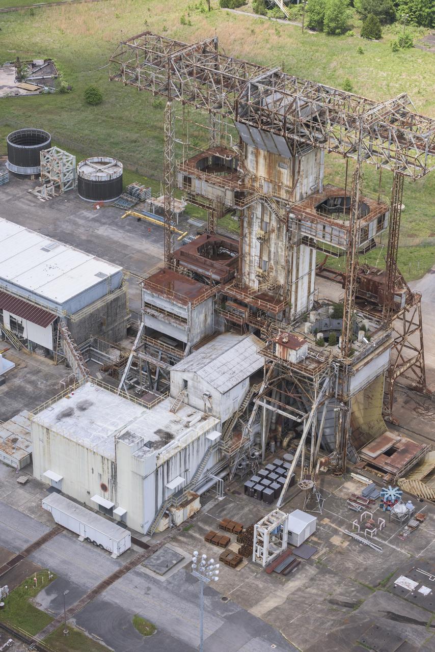 AERIAL PHOTOGRAPHS OF MSFC-4572 T-TEST STAND