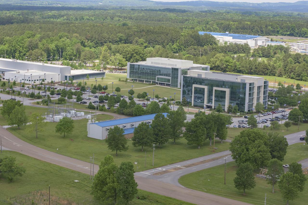 AERIAL PHOTOGRAPHS OF MSFC-4600 COMPLEX