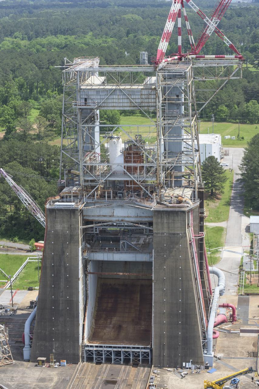 AERIAL PHOTOGRAPHS OF MSFC-4670 TTB