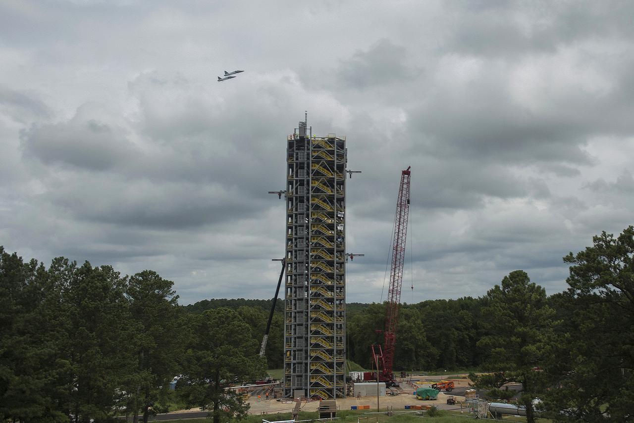 ASTRONAUTS BARRY "BUTCH” WILMORE, VICTOR GLOVER, DON PETTIT AND STEPHANIE WILSON SOAR ABOVE TEST STAND 4693 IN #NASA T-38 JETS ON AUG. 9, 2016