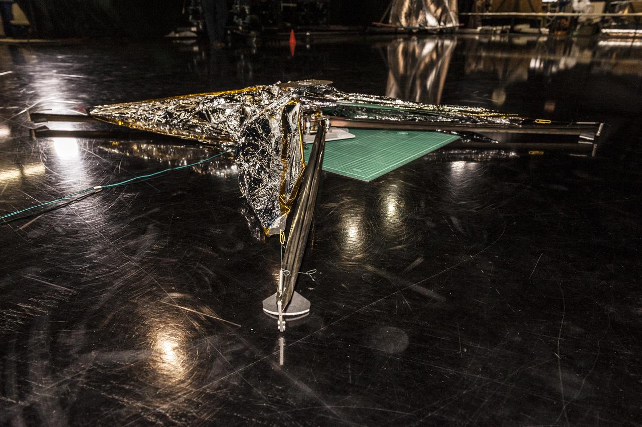 NEAR EARTH ASTEROID (NEA) SAIL TEAM PERFORMING A DEPLOYMENT OF THE FLIGHT-LIKE ENGINEERING DEVELOPMENT UNIT SOLAR SAIL. THE SAIL WAS MANUFACTURED AT NEXOLVE (HSV, AL) AND DEPLOYED FOR THE FIRST TIME AT MSFC ON AUGUST 4TH, 2016