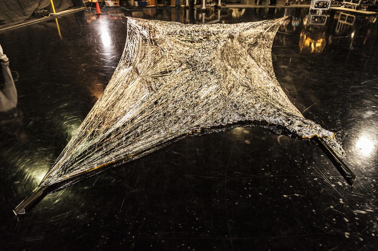 NEAR EARTH ASTEROID (NEA) SAIL TEAM PERFORMING A DEPLOYMENT OF THE FLIGHT-LIKE ENGINEERING DEVELOPMENT UNIT SOLAR SAIL. THE SAIL WAS MANUFACTURED AT NEXOLVE (HSV, AL) AND DEPLOYED FOR THE FIRST TIME AT MSFC ON AUGUST 4TH, 2016