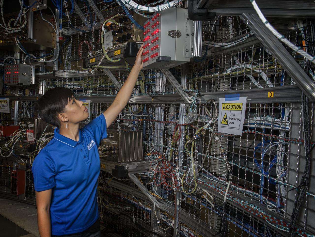  RATANA MEEKHAM, AN ELECTRICAL INTEGRATION TECHNICIAN FOR QUALIS CORP. OF HUNTSVILLE, ALABAMA, HELPS TEST AVIONICS -- COMPLEX VEHICLE SYSTEMS ENABLING NAVIGATION, COMMUNICATIONS AND OTHER FUNCTIONS CRITICAL TO HUMAN SPACEFLIGHT -- FOR THE SPACE LAUNCH SYSTEM PROGRAM AT NASA’S MARSHALL SPACE FLIGHT CENTER IN HUNTSVILLE, ALABAMA. HER WORK SUPPORTS THE NASA ENGINEERING & SCIENCE SERVICES AND SKILLS AUGMENTATION CONTRACT LED BY JACOBS ENGINEERING OF HUNTSVILLE. MEEKHAM WORKS FULL-TIME AT MARSHALL WHILE FINISHING HER ASSOCIATE'S DEGREE IN MACHINE TOOL TECHNOLOGY AT CALHOUN COMMUNITY COLLEGE IN DECATUR, ALABAMA. THE SPACE LAUNCH SYSTEM, NASA’S NEXT HEAVY-LIFT LAUNCH VEHICLE, IS THE WORLD’S MOST POWERFUL ROCKET, SET TO FLY ITS FIRST UNCREWED LUNAR ORBITAL MISSION IN 2018. ITS FIRST.