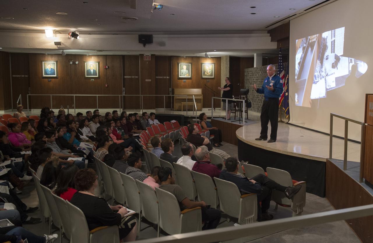 ASTRONAUT DR. JOHN "DANNY" OLIVAS ADDRESSES ATTENDEES AT HISPANIC HERITAGE MONTH EVENT