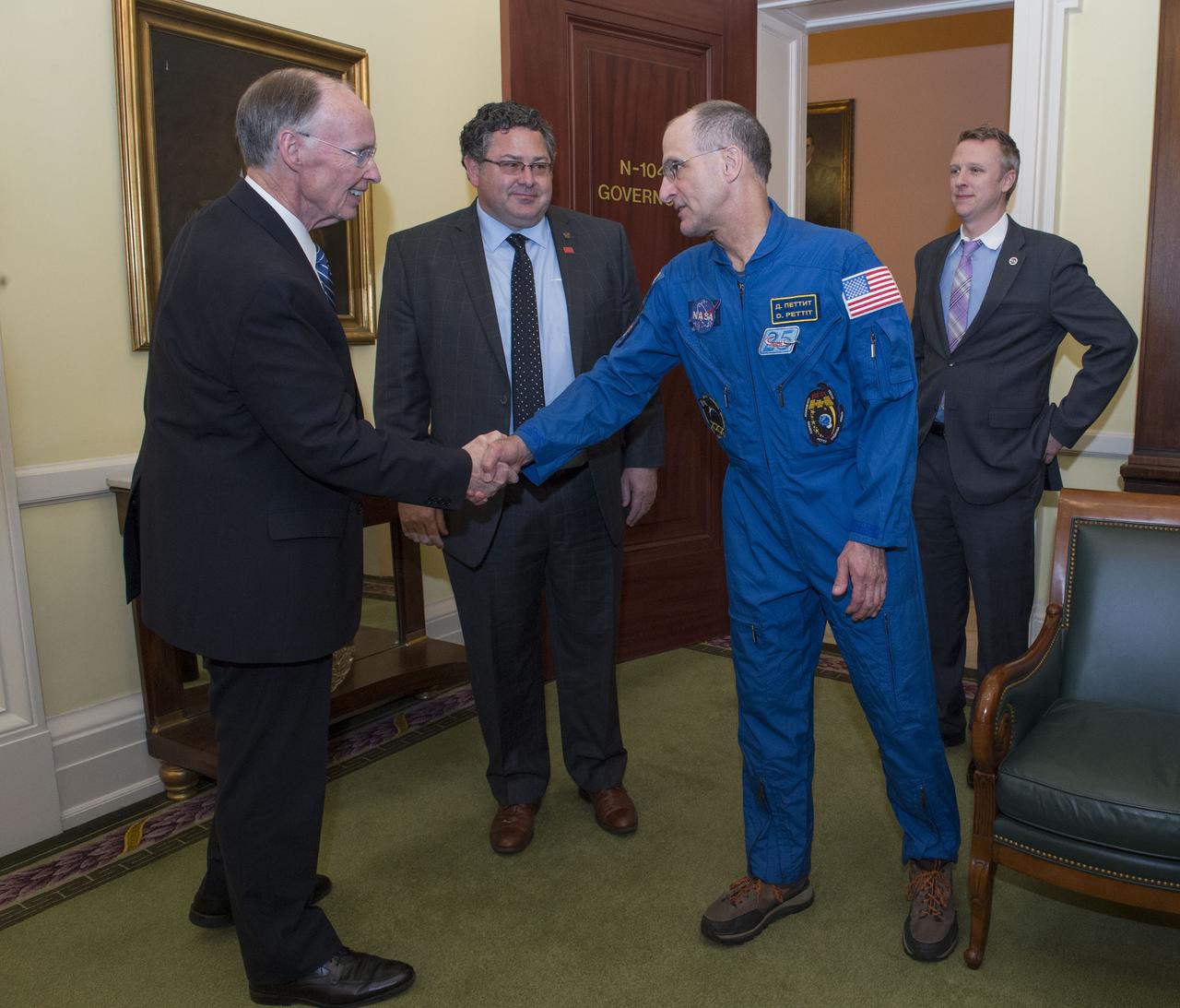 ALABAMA GOVERNOR ROBERT BENTLEY GREETS ASTRONAUT DON PETTIT