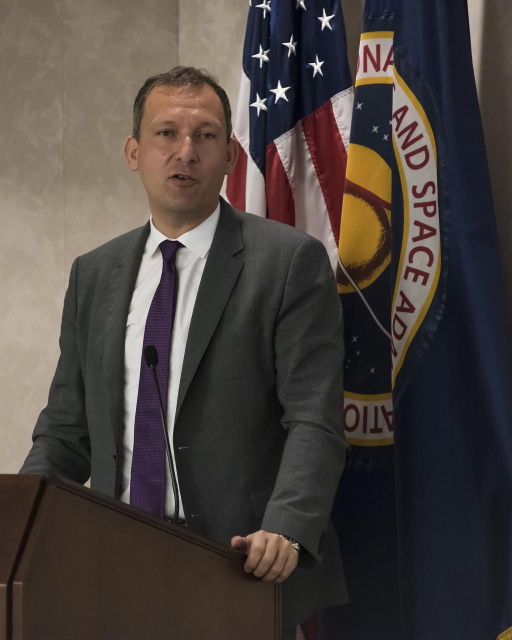 THOMAS ZURBUCHEN, NASA ASSOCIATE ADMINISTRATOR FOR THE SCIENCE MISSION DIRECTORATE, ADDRESSES THE MARCH 21 LUNCHEON MEETING OF THE MARSHALL ASSOCIATION IN BUILDING 4200, ROOM P110. ZURBUCHEN, WHO TOOK ON HIS NEW ROLE IN OCTOBER 2016, PROVIDED THE KEYNOTE ADDRESS FOR THE LUNCHEON BEFORE TOURING KEY MARSHALL SPACE FLIGHT CENTER MANUFACTURING AND TEST FACILITIES. THE MARSHALL ASSOCIATION IS THE CENTER’S PROFESSIONAL, EMPLOYEE SERVICE ORGANIZATION. 