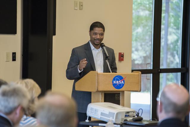 NASA image: April 2017 Marshall Association luncheon with Madison mayor Paul