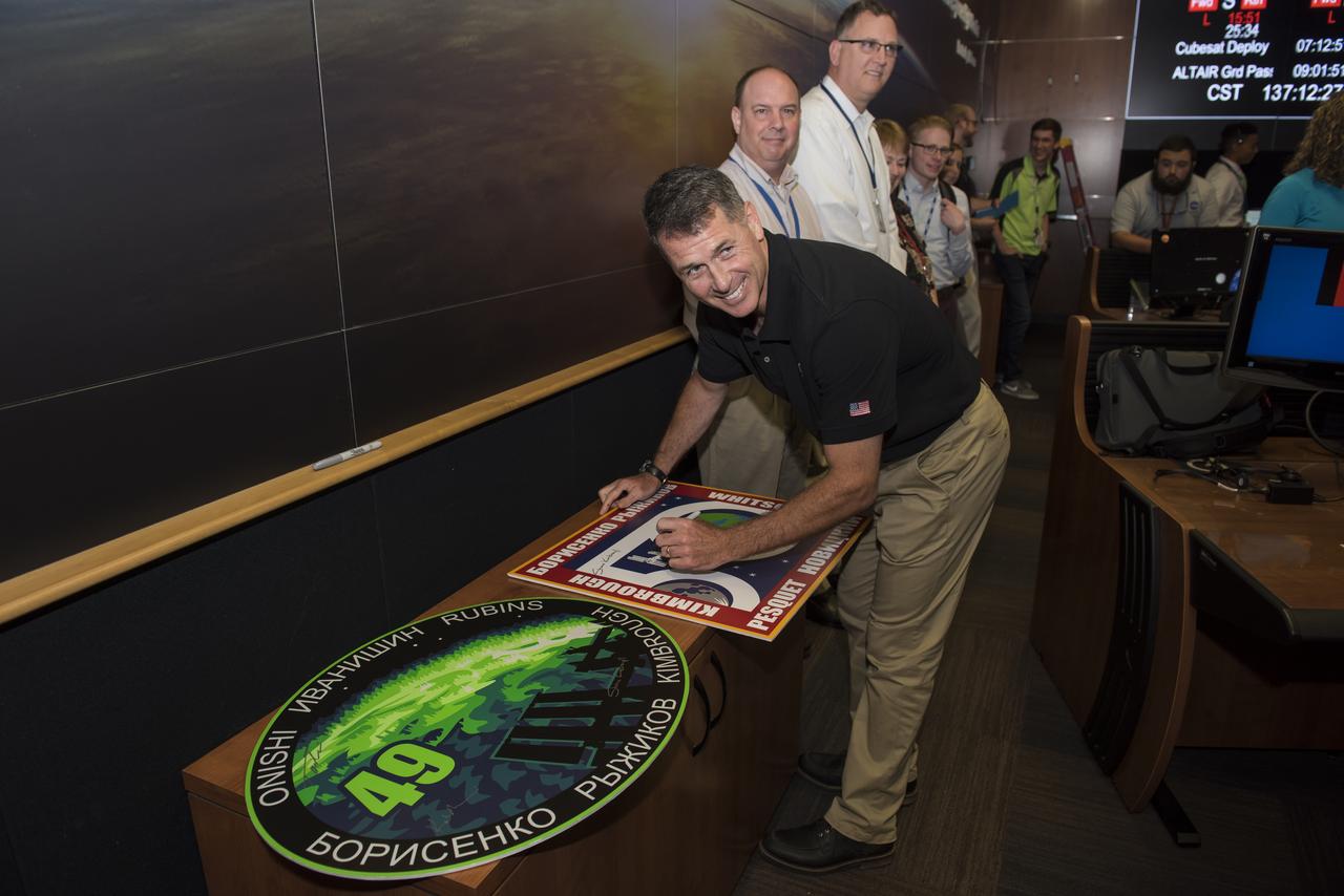 Astronaut Shane Kimbrough visits Marshall for plaque ceremony.