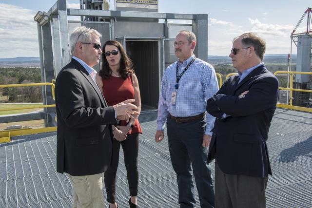 NASA image: Senator Doug Jones (D-AL) Tour of MSFC Facilities